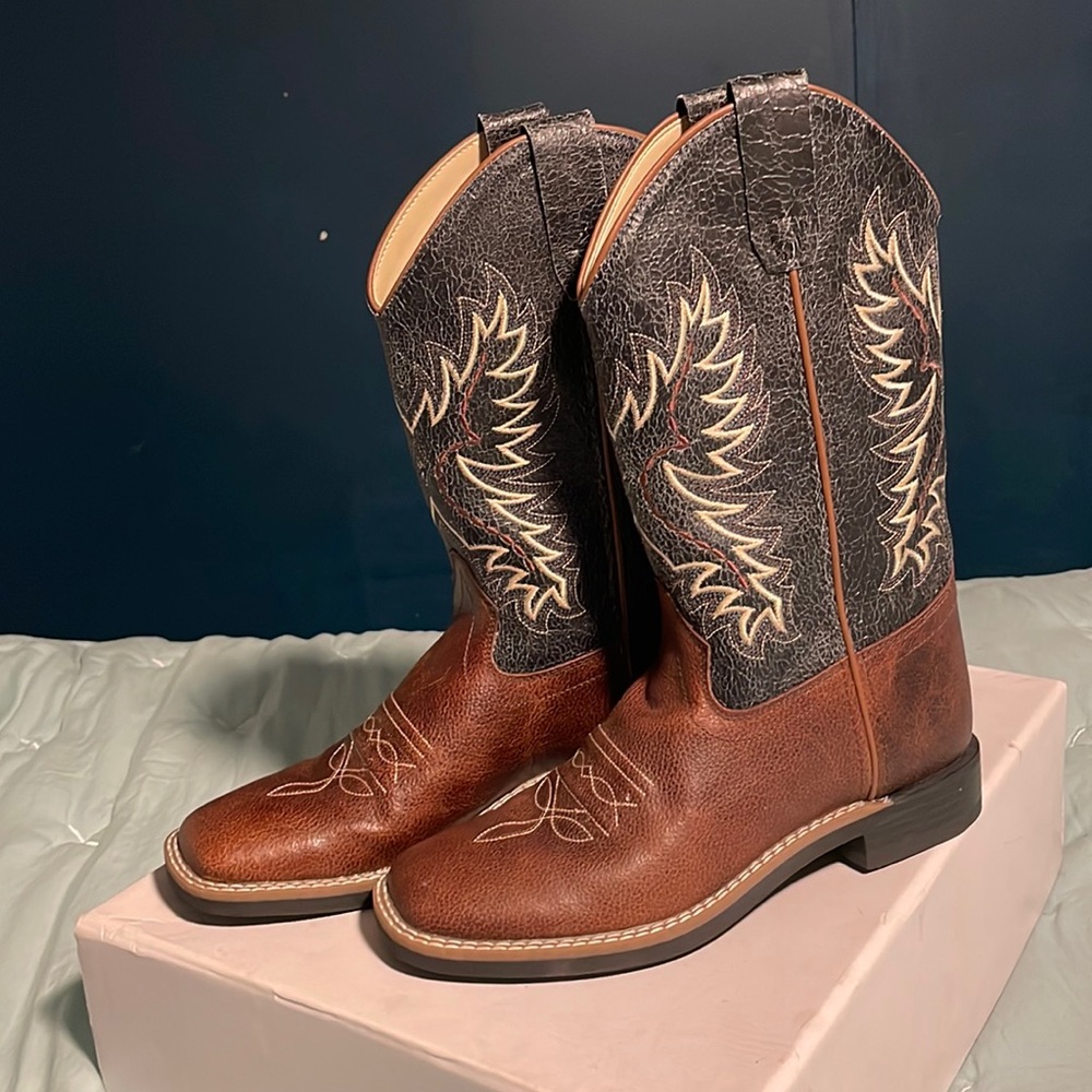 Cody James youth boots